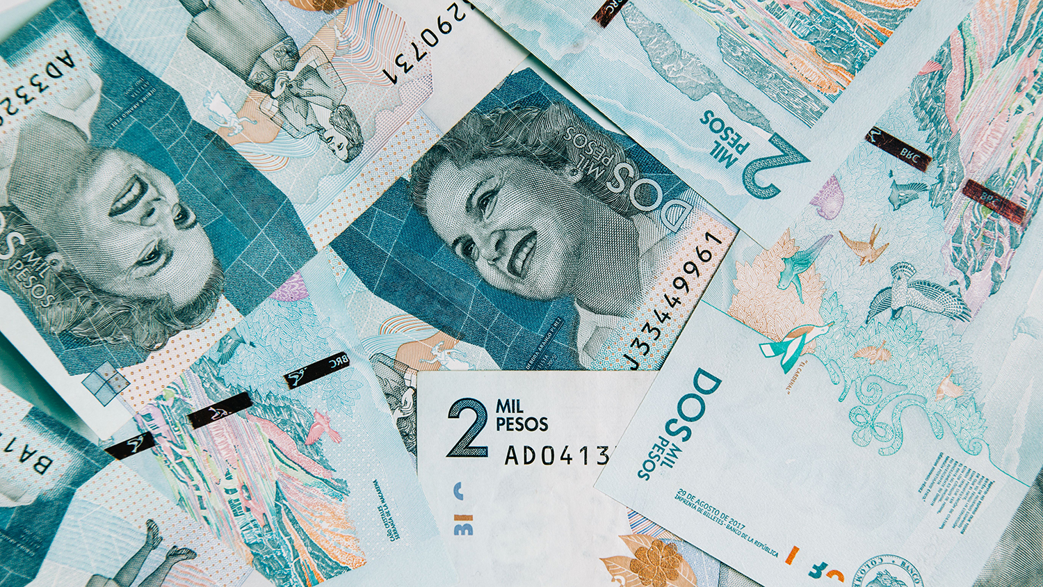 Cambio de pesos colombianos qué revisar en billetes de efectivo