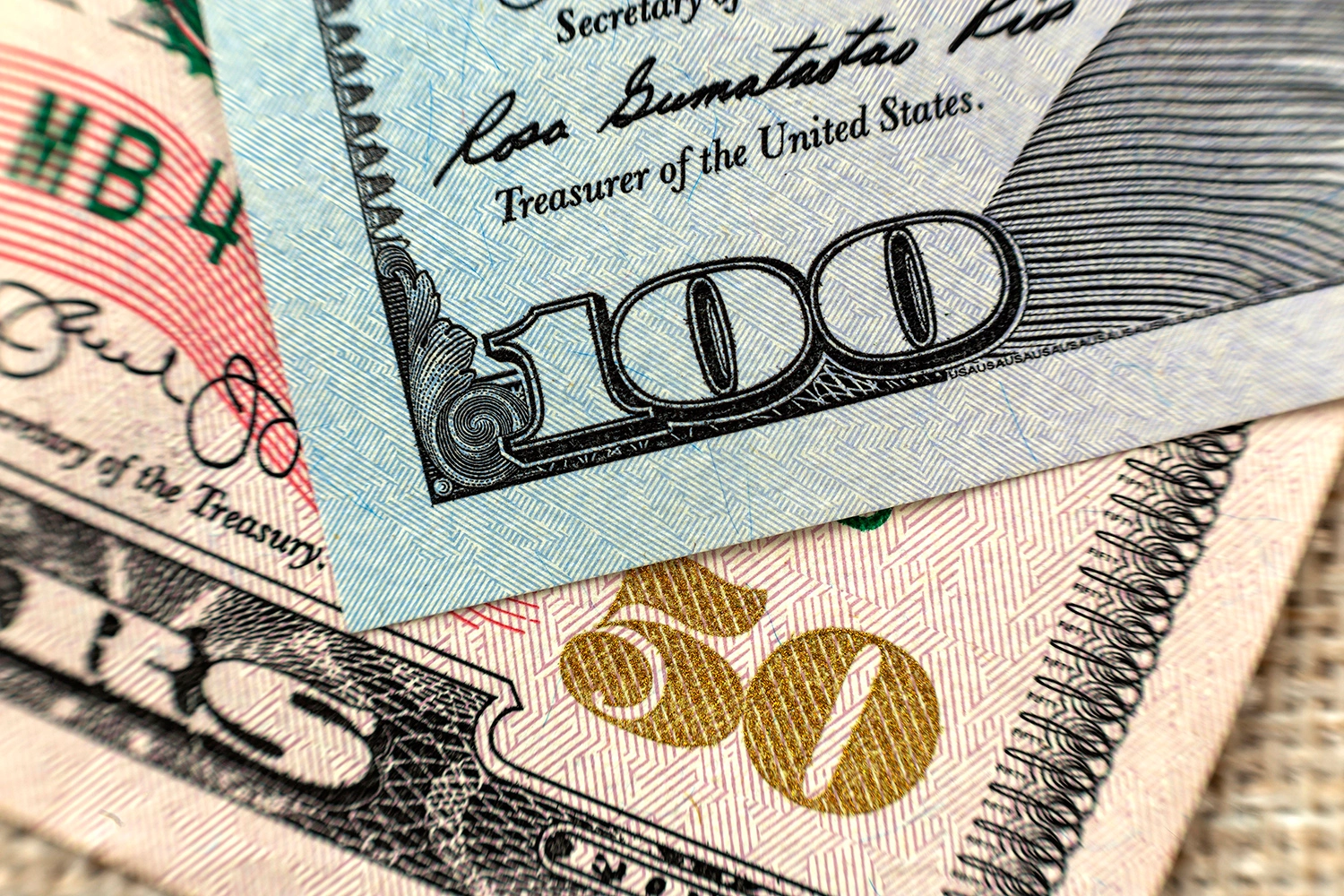 Billetes de 50 y 100 dólares en Panamá: cómo verificar su autenticidad antes de cambiarlos