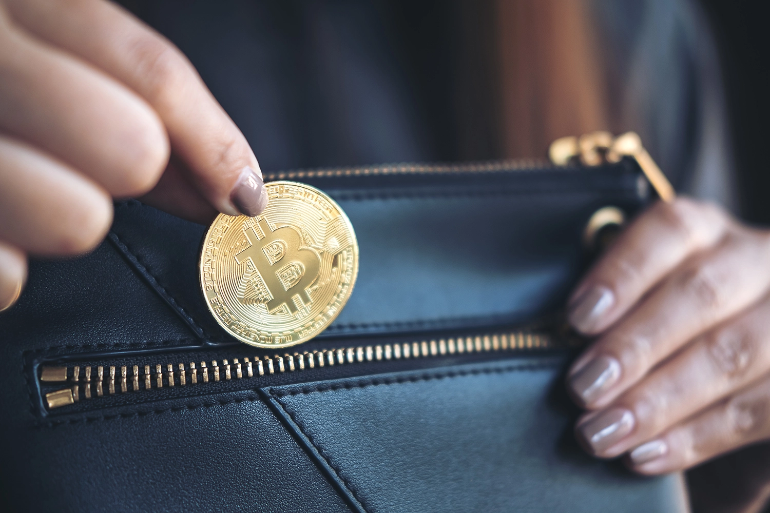 Qué documentos pueden pedirte para cambiar moneda o criptomonedas en Panamá